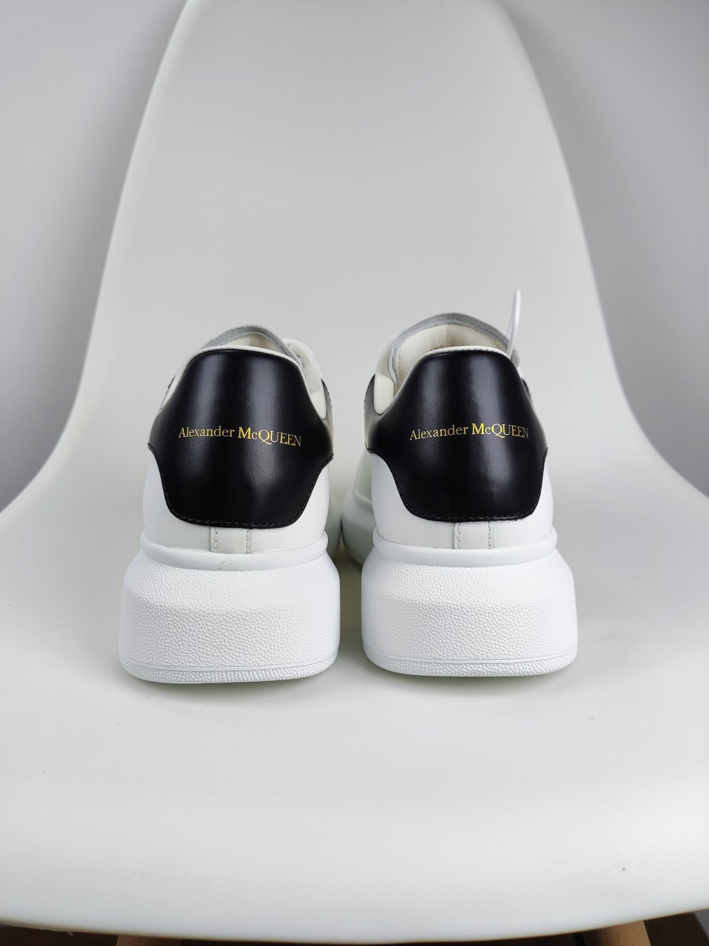 Alexander McQueen Preto