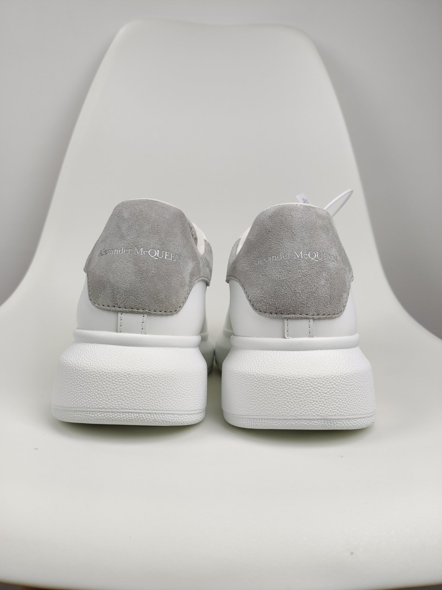 Alexander McQueen Cinza