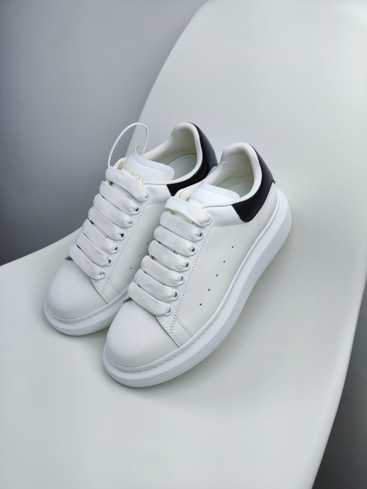 Alexander McQueen Preto