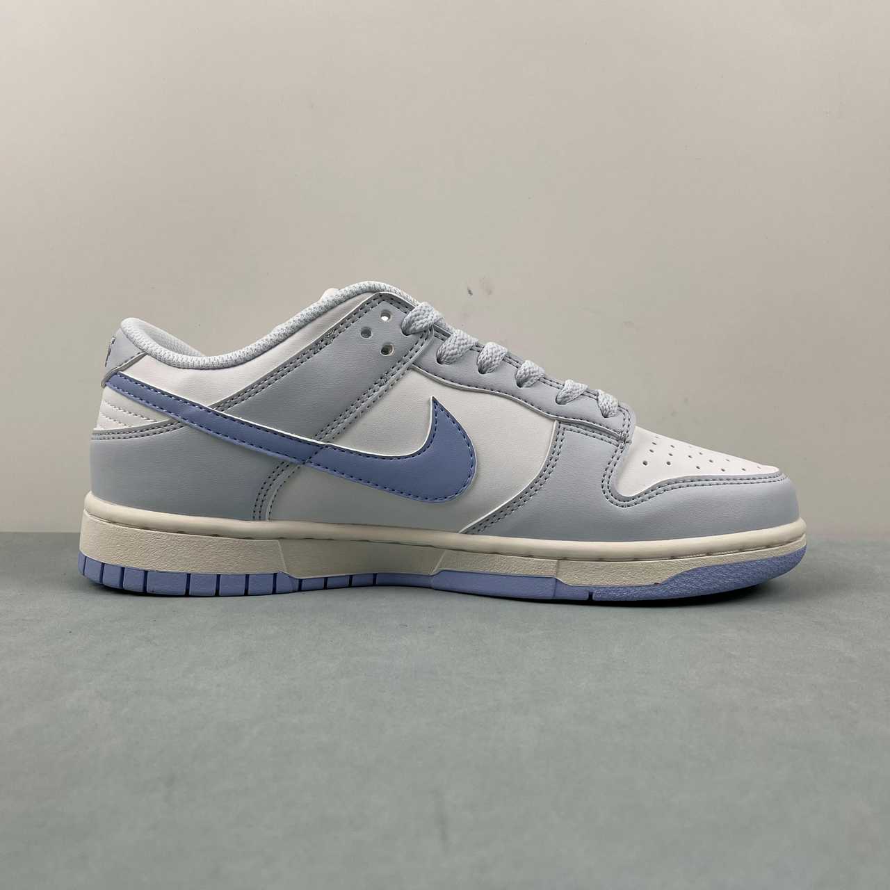 NIKE Dunk Low - Next Nature W